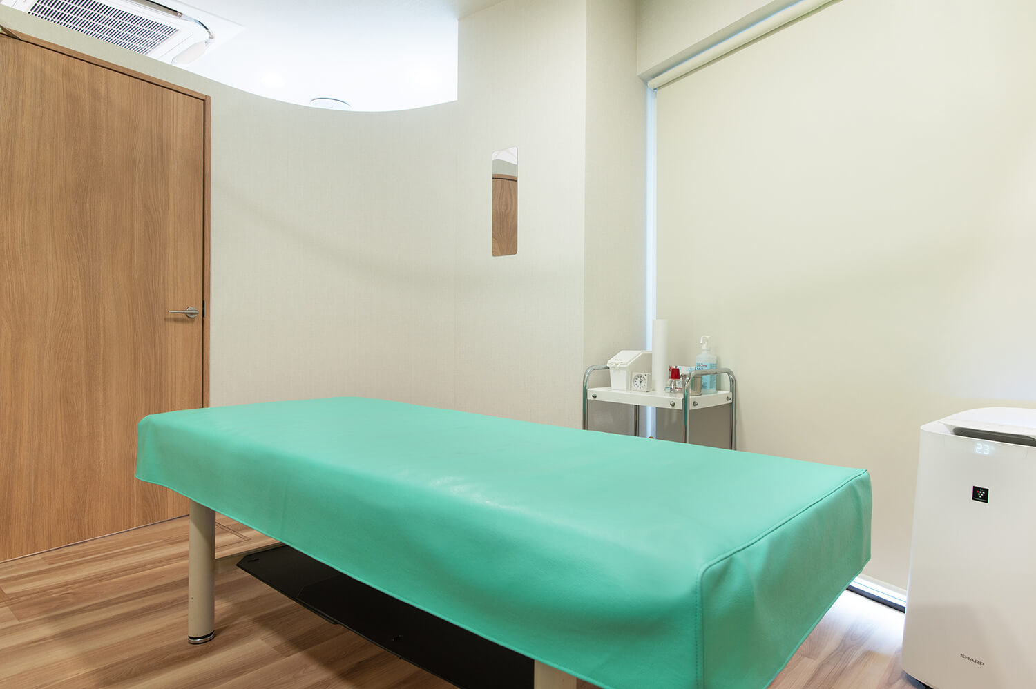 明るく清潔な院内